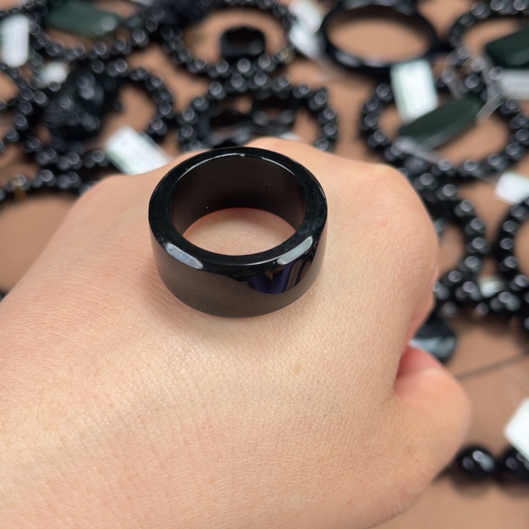 为***福和田玉未镶嵌手串