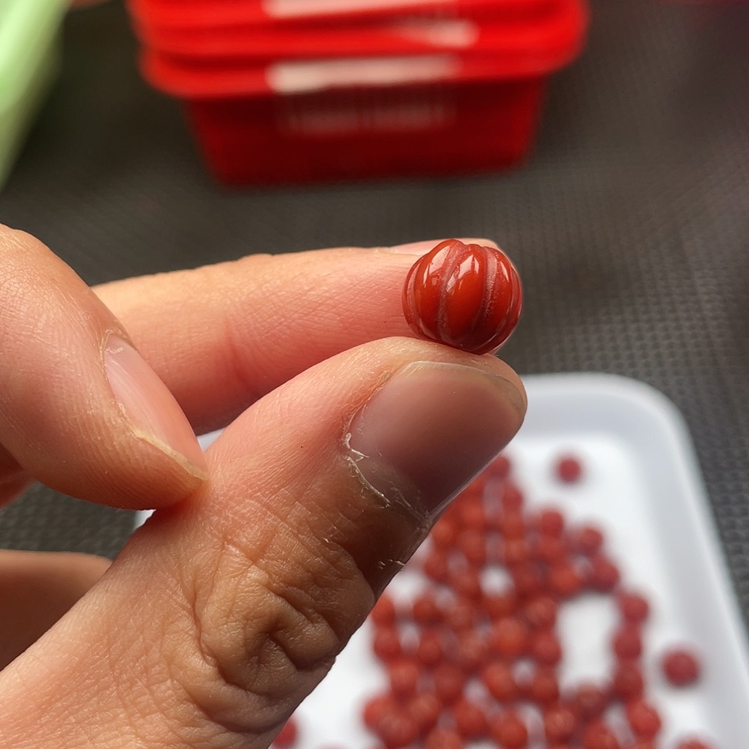 南红玛瑙16号 10*9牛血红瓜珠一颗未镶嵌