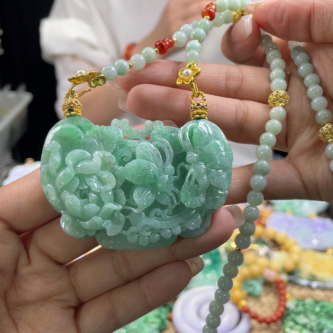 翡翠颈饰未镶嵌代编织