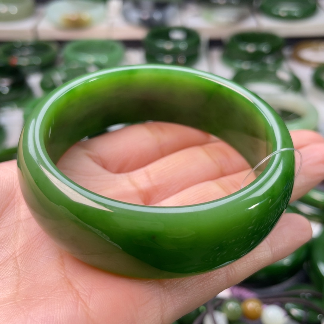 和田玉（碧玉）手镯未镶嵌