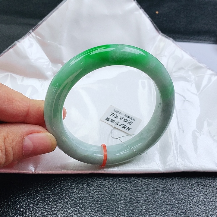 翡翠手镯未镶嵌天然翡翠手镯