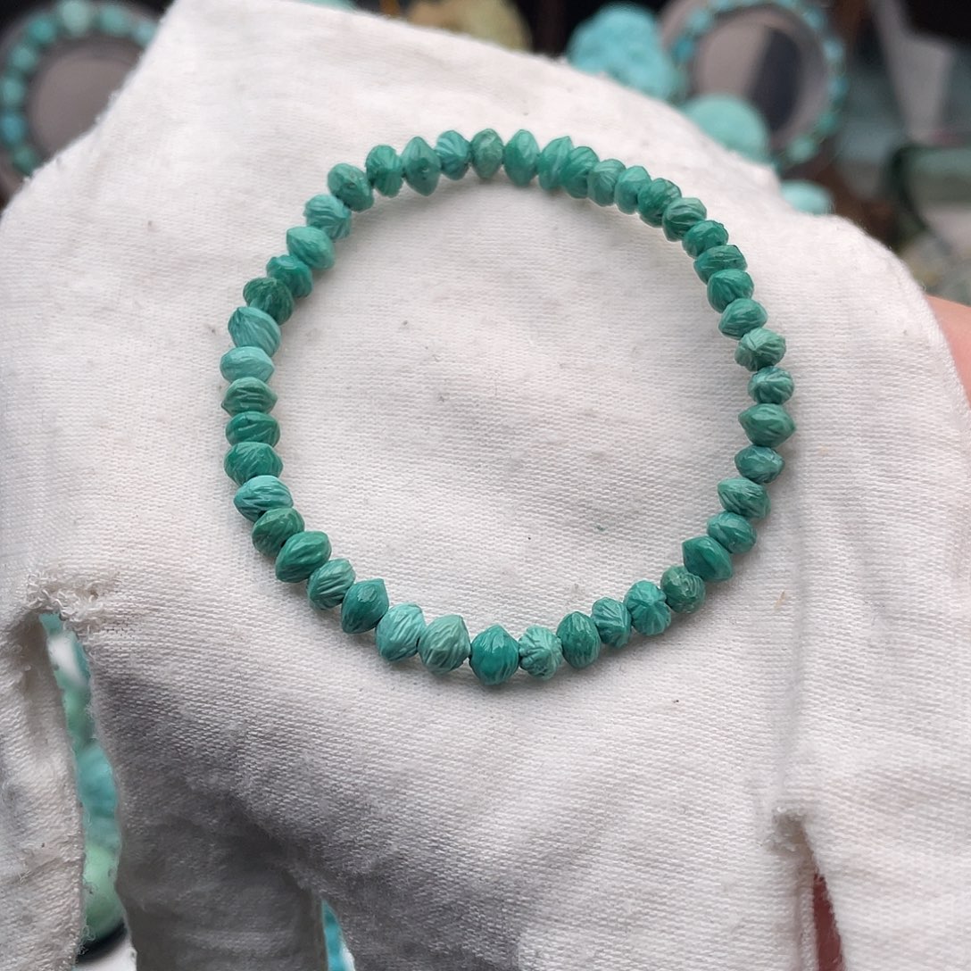 印***芳绿松石未镶嵌手链