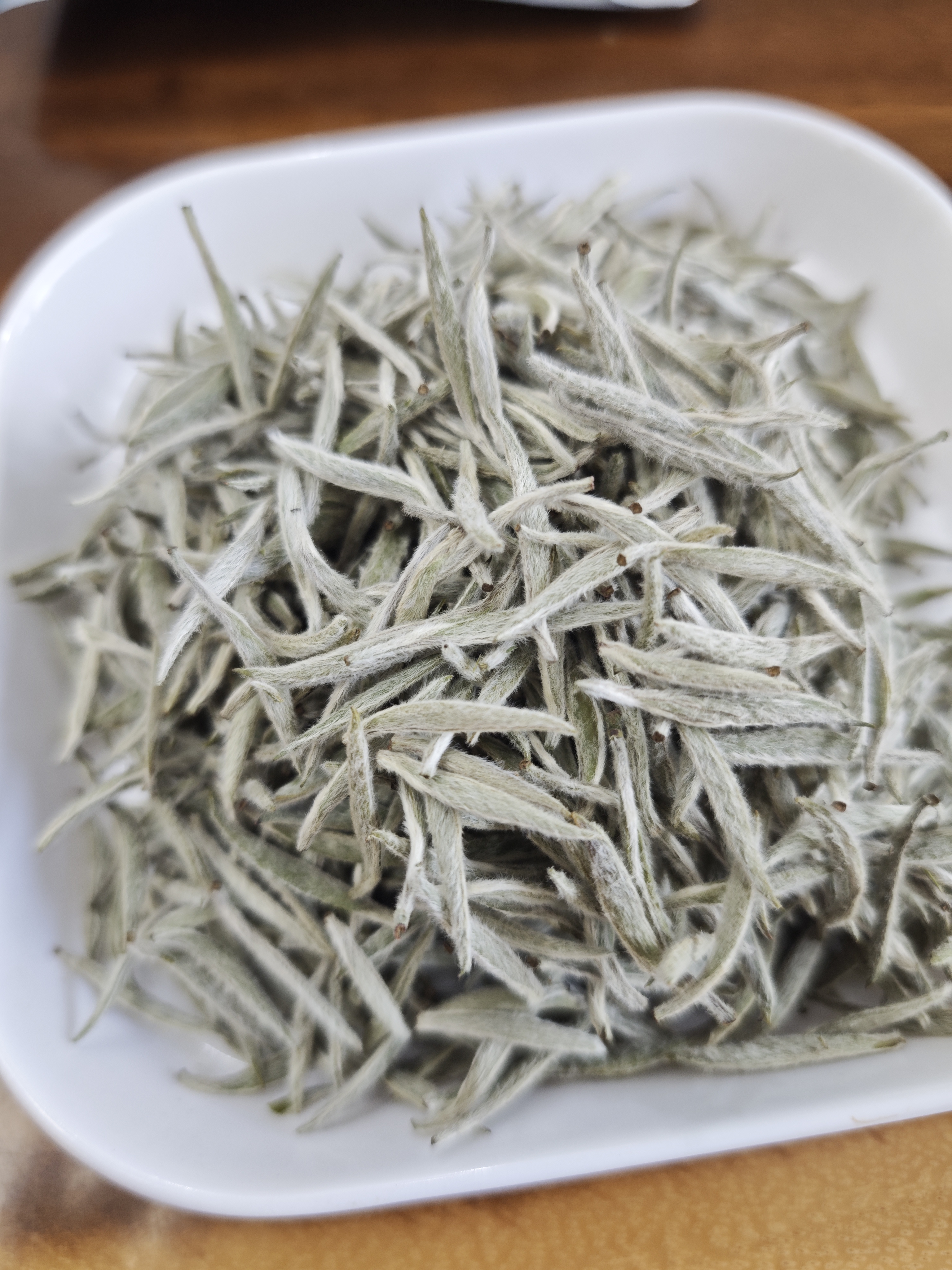 （制茶大师：蔡佳亮）【一旗一枪】2025年精挑教科书白毫银针