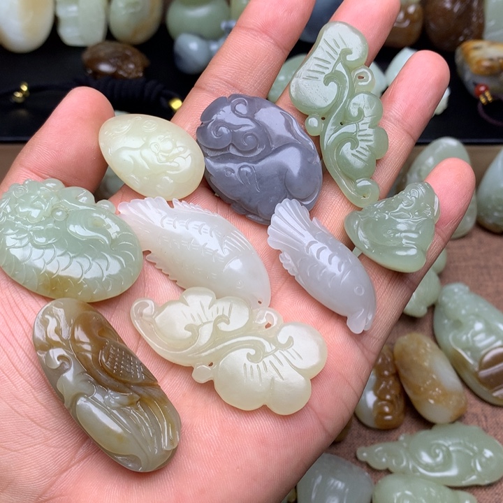 和田玉（糖玉）未镶嵌颈饰