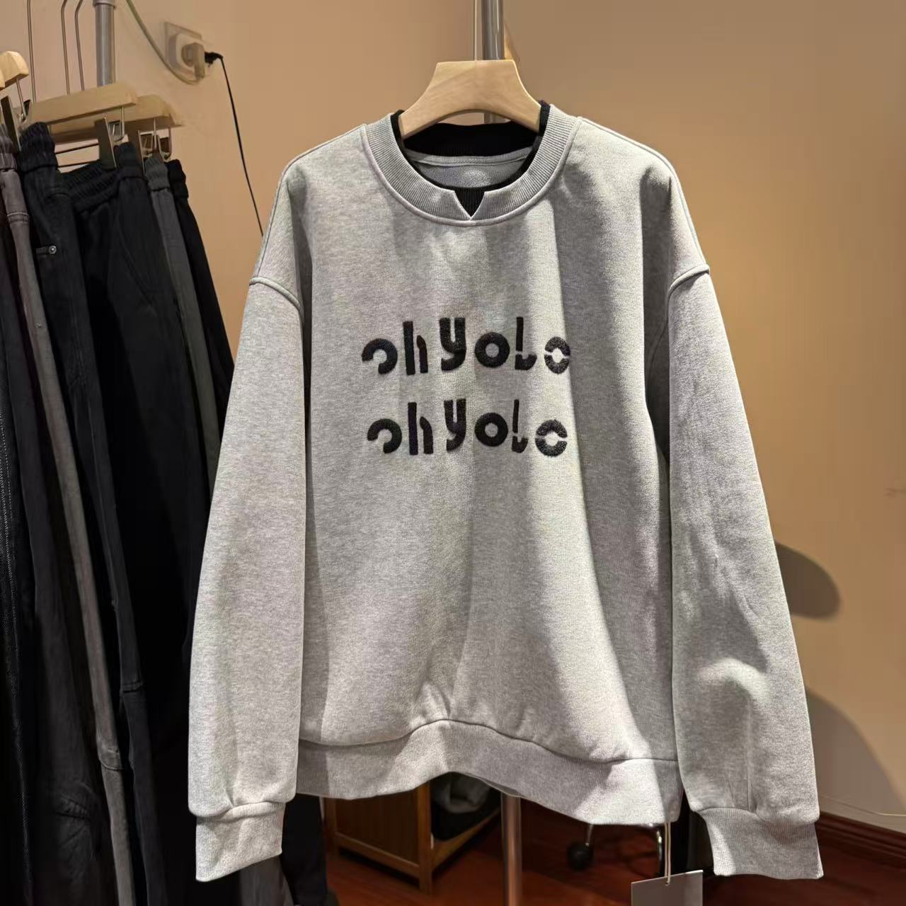 加绒款韩系字母卫衣8781