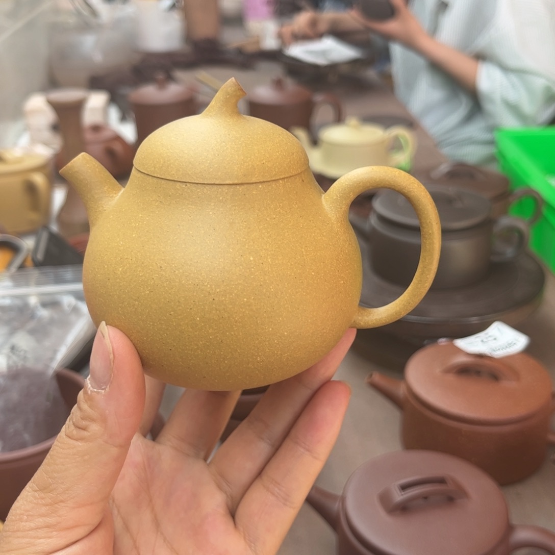 紫砂茶壶黄金段半手170cc