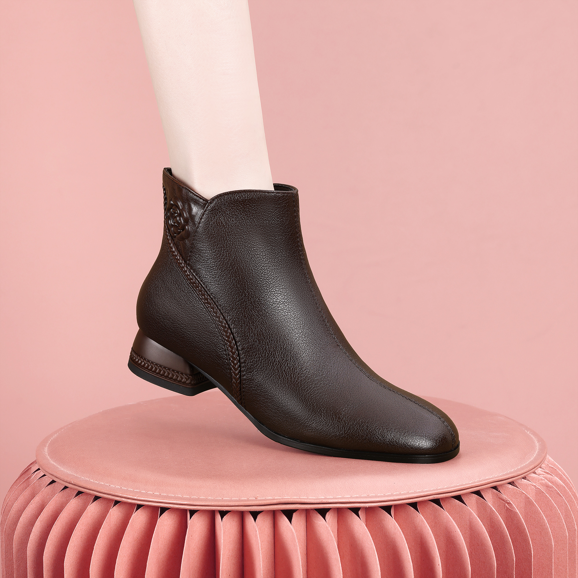 梵芮诗2025年花朵装饰时尚优雅保暖新款女士气质短靴-Z0055