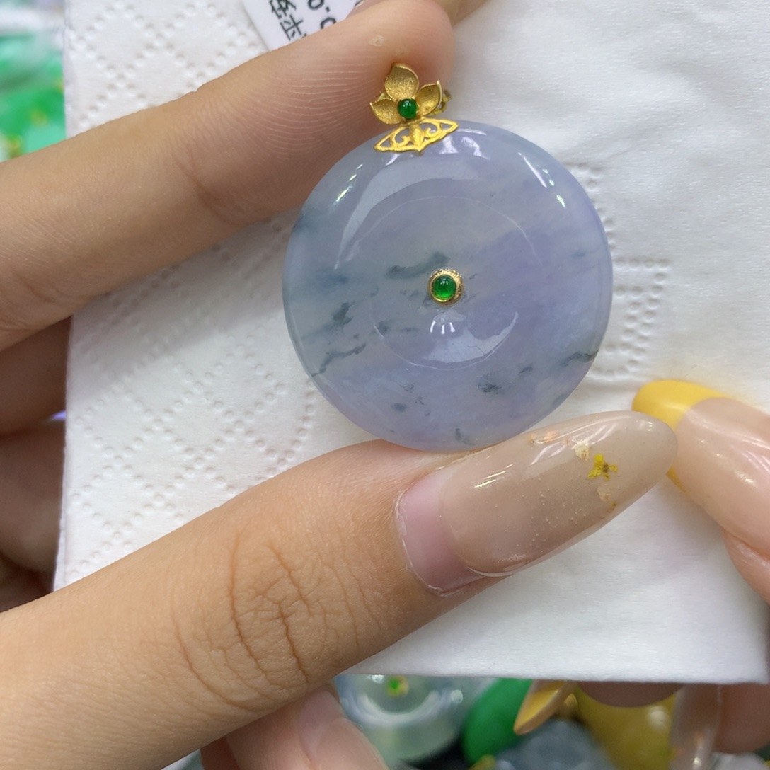 翡翠18K金镶嵌颈饰