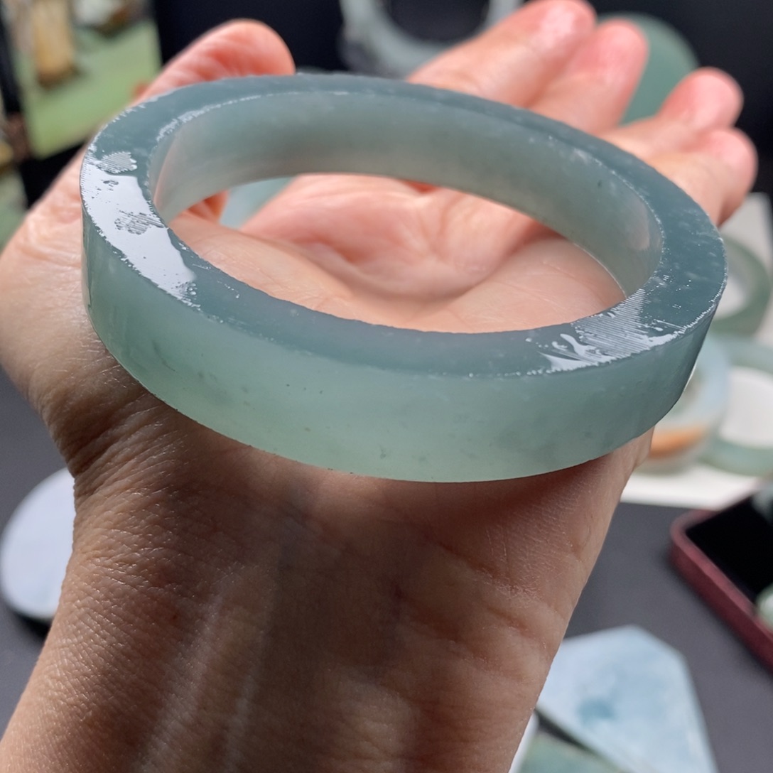 瀛***瀛定制翡翠未镶嵌翡翠手镯