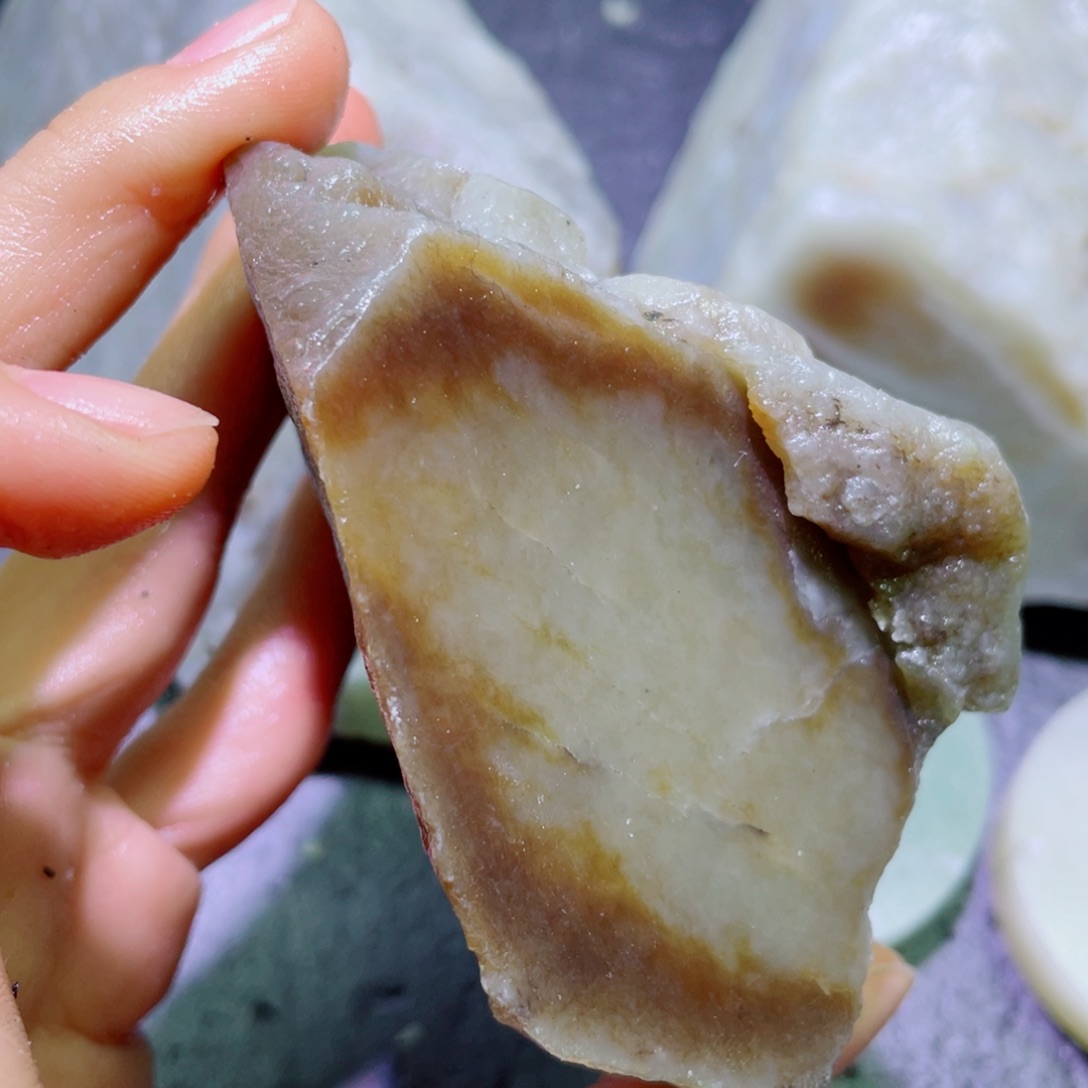 和田玉未镶嵌珠宝半成品