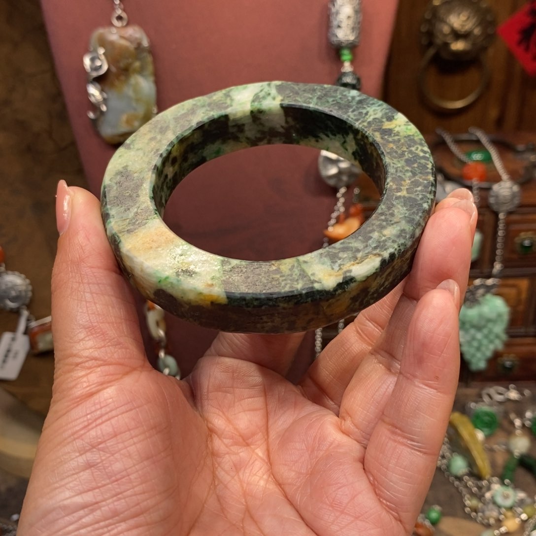 翡翠吊坠(赠链)未镶嵌