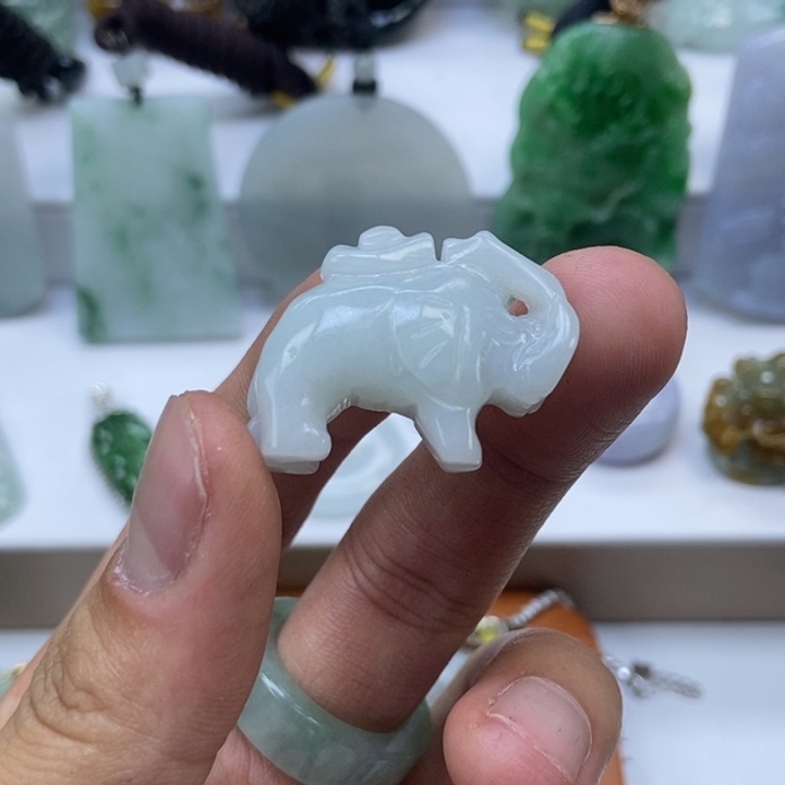 翡翠颈饰未镶嵌缅甸A货翡翠