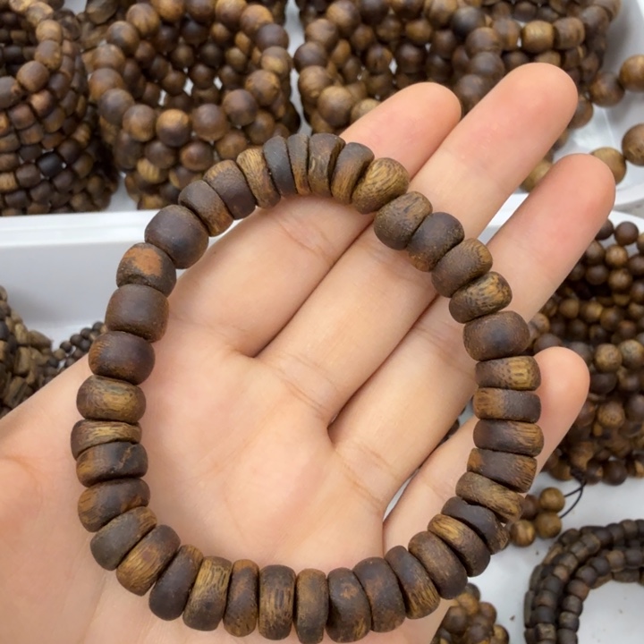 沉香手串绿奇楠虫漏随型算盘珠高油单圈
