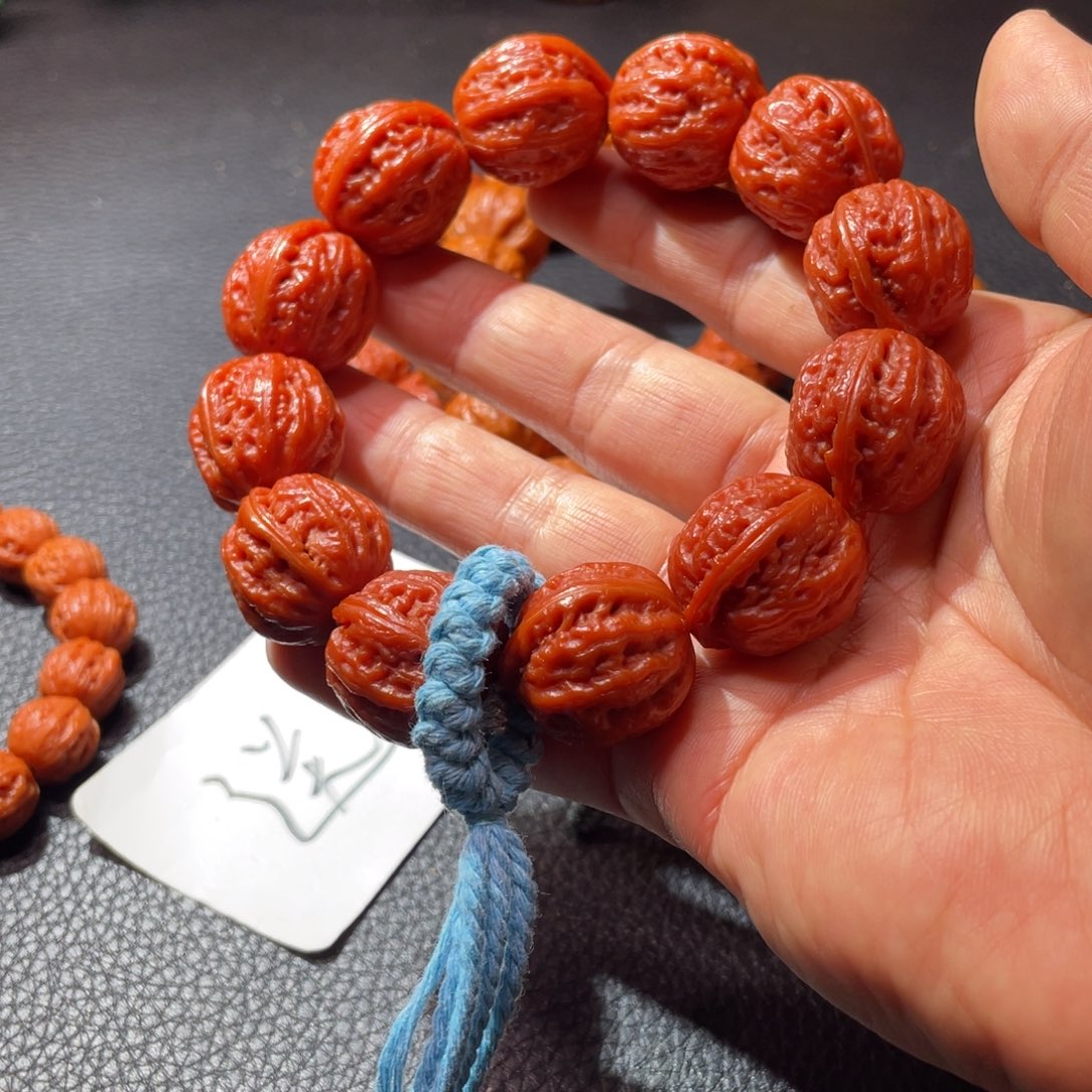 手串文玩核桃新年快乐