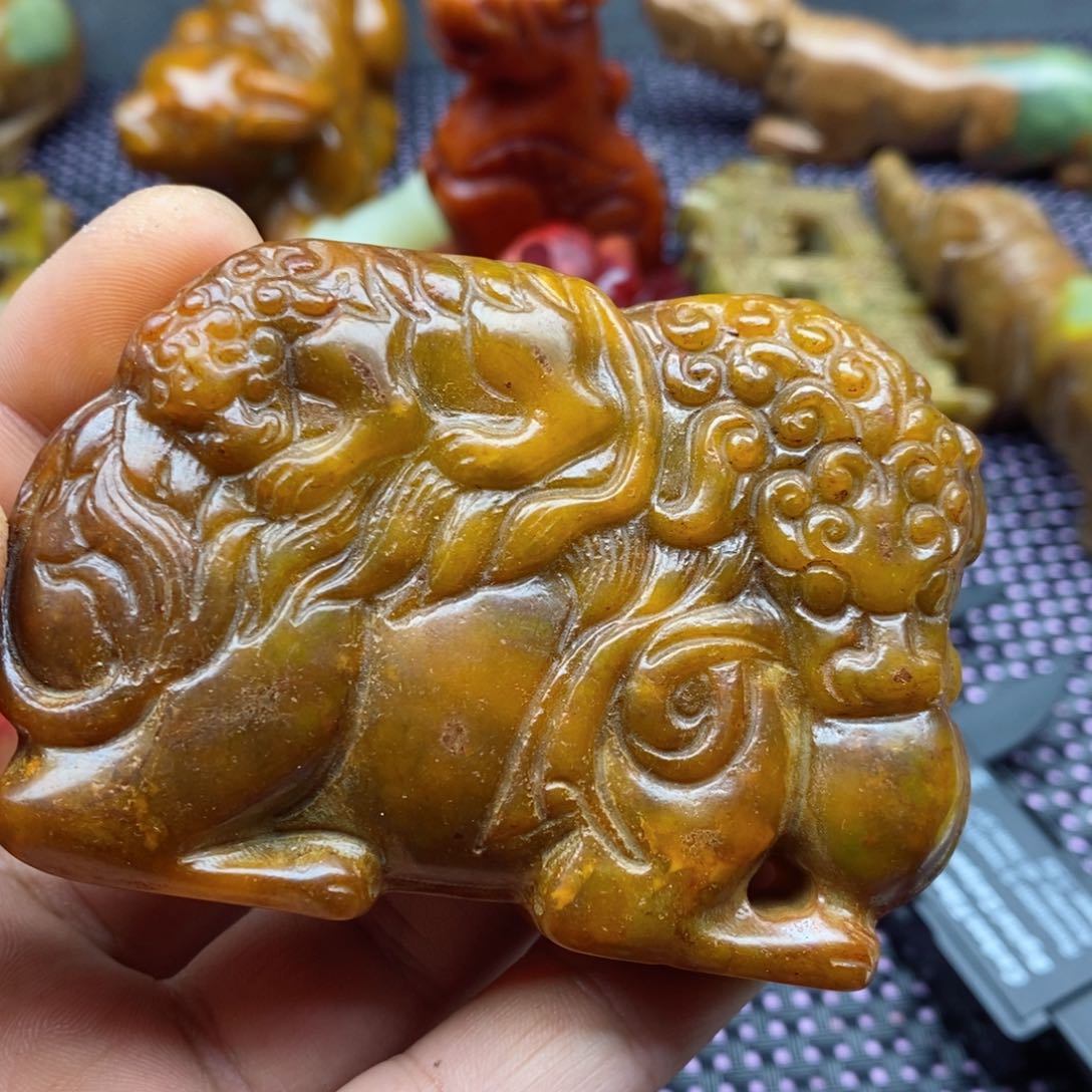 蛇纹石玉颈饰未镶嵌