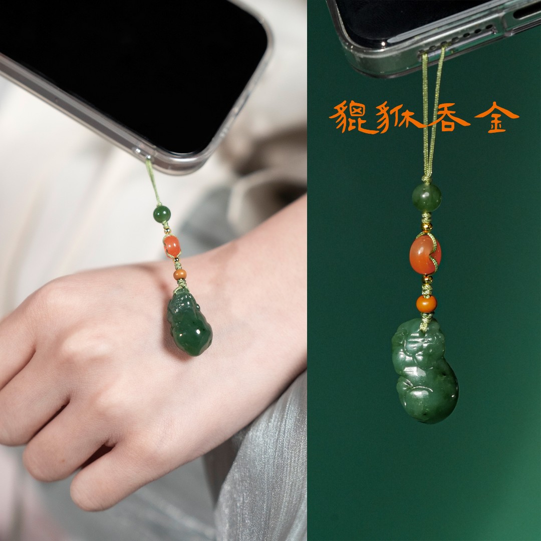 【貔貅吞金】普陀山小帅甄选和田玉貔貅挂件（发货多样性一件）J10634商品图
