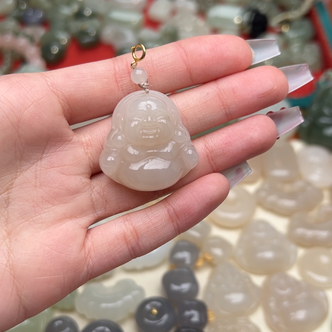 和田玉耳坠未镶嵌臭***?