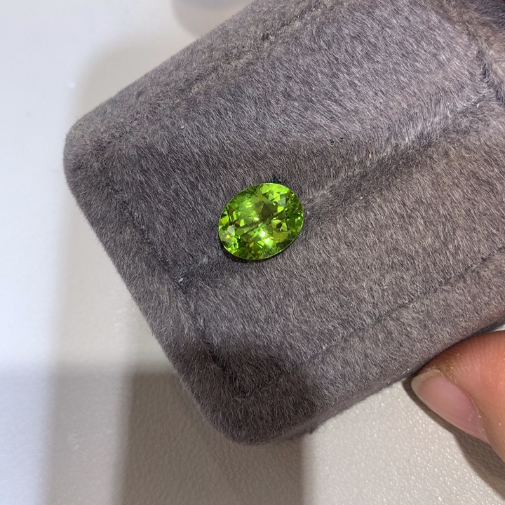橄榄石裸石未镶嵌4.49克拉