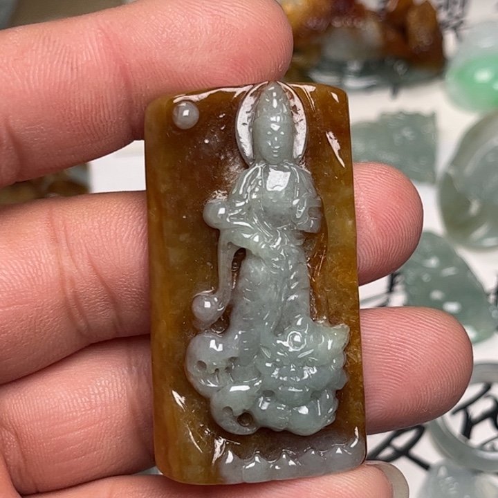 翡翠未镶嵌颈饰观音