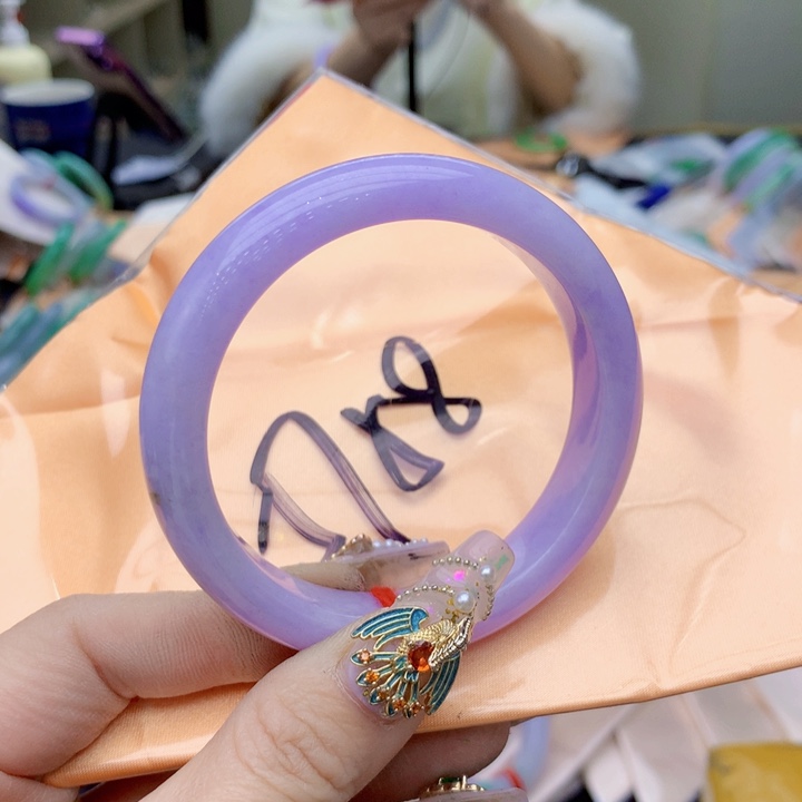 翡翠手镯未镶嵌翡翠手镯