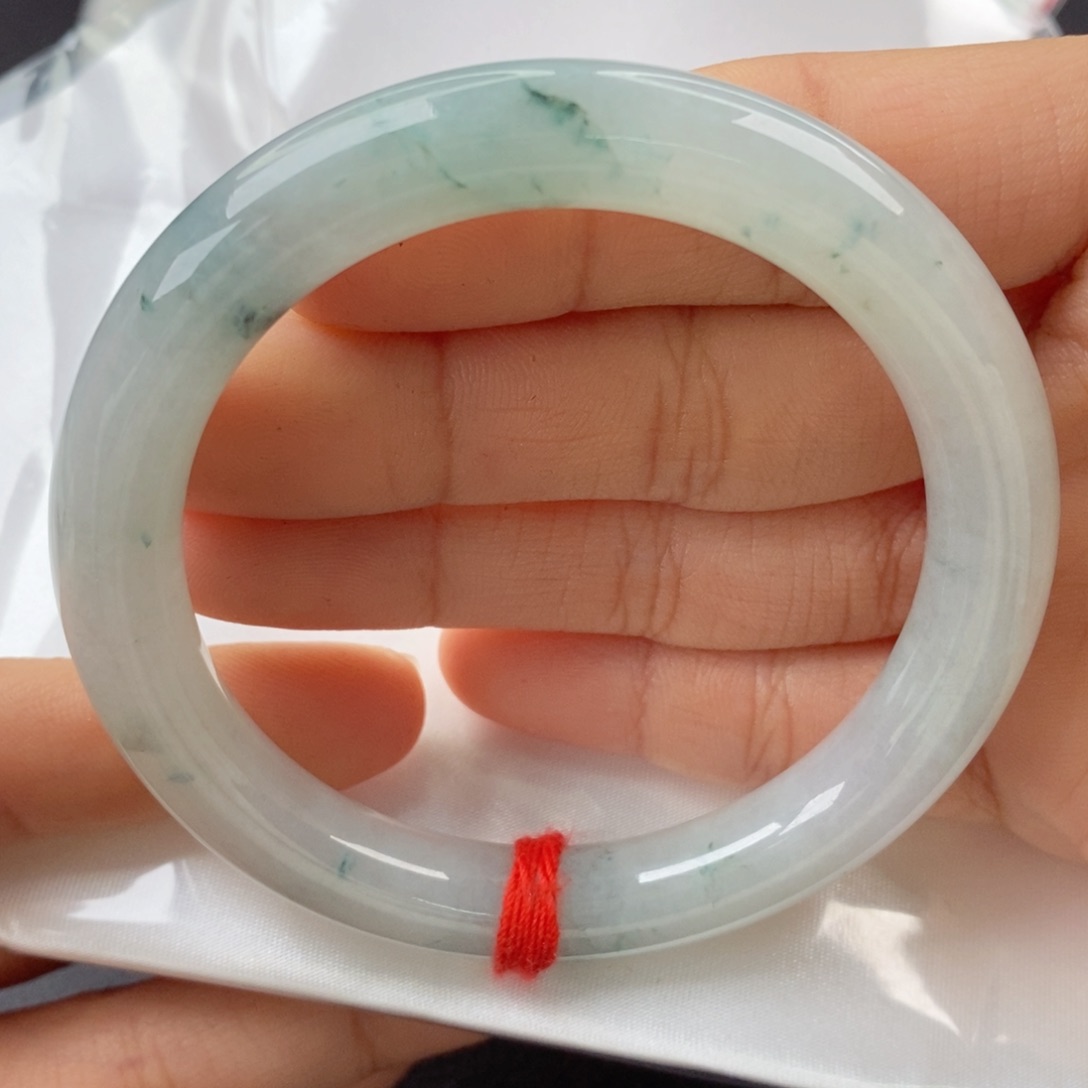 翡翠手镯未镶嵌54.9圈