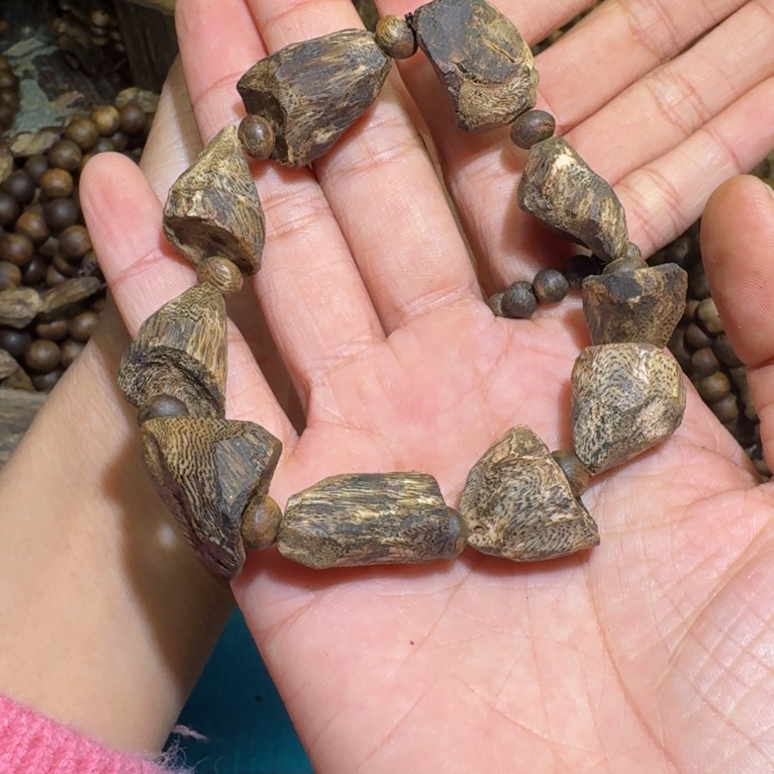 沉香木手串相***年海南乌身老料20.1克料子