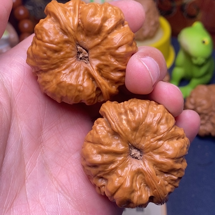 往***烟手串文玩核桃蛤蟆头