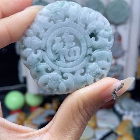 翡翠颈饰未镶嵌翡翠