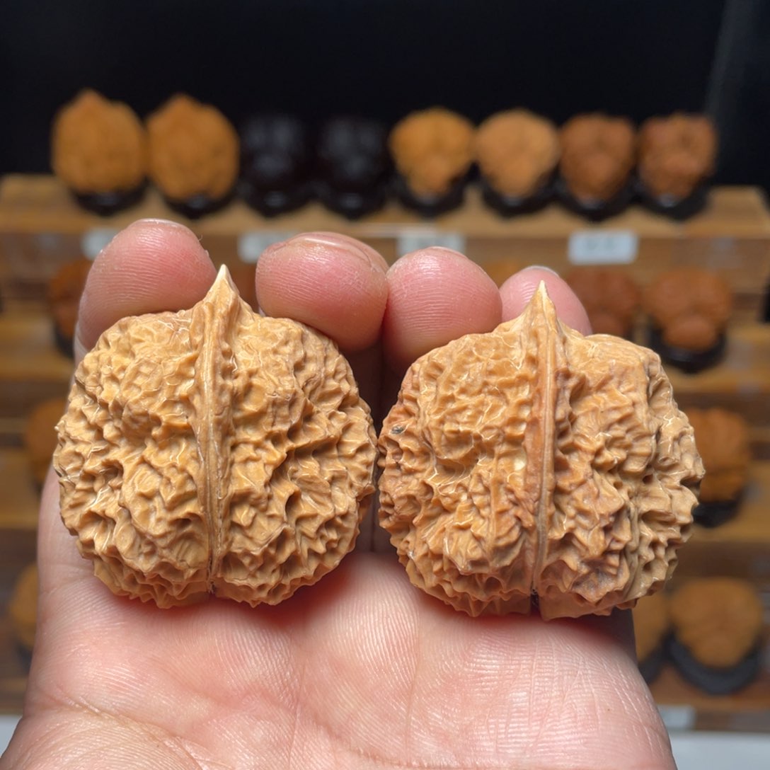 文玩核桃吊坠麒麟蟾王