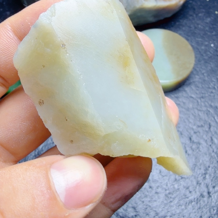 和田玉（糖玉）未镶嵌珠宝奇石