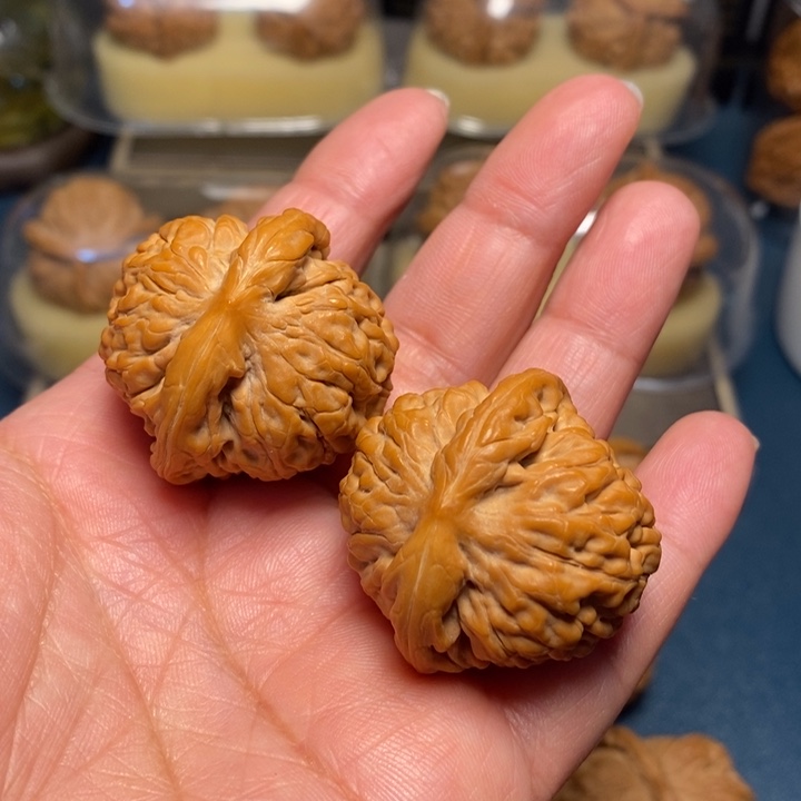 【闪购商品】文玩核桃把件莲花