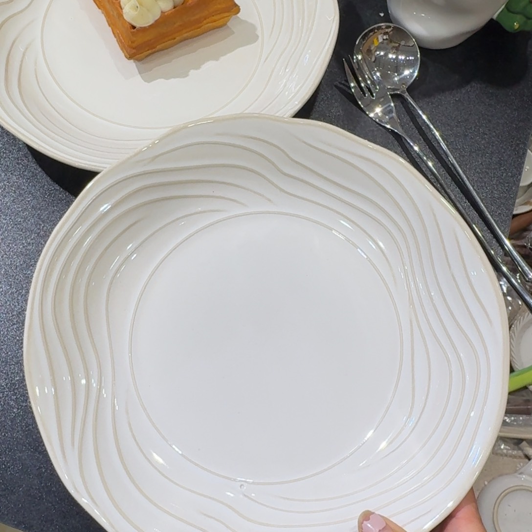 瓷微瑕两个10寸不影响使用