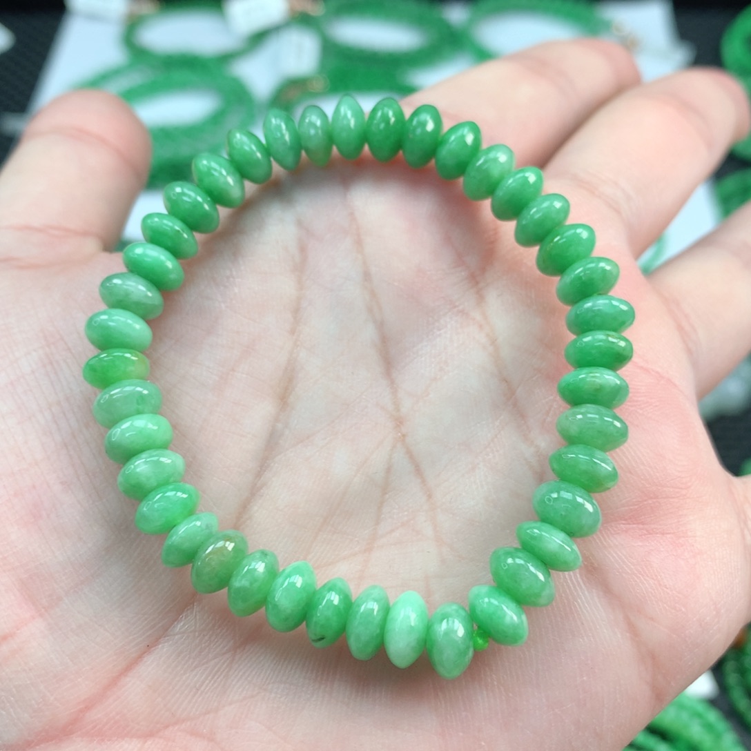 翡翠手链未镶嵌翡翠