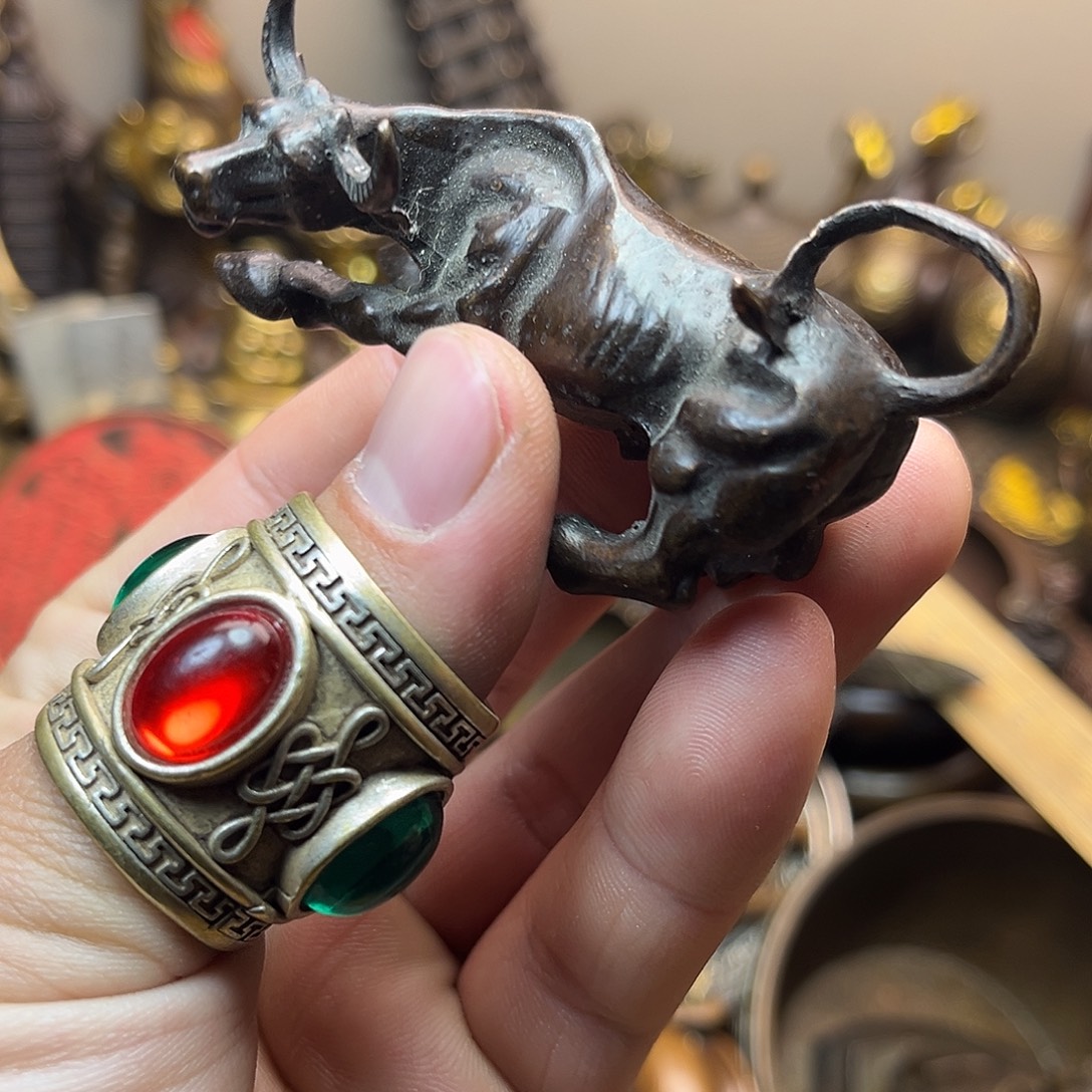 精美铜器工艺品等