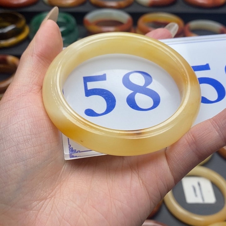 石英质玉（黄龙玉）手镯未镶嵌