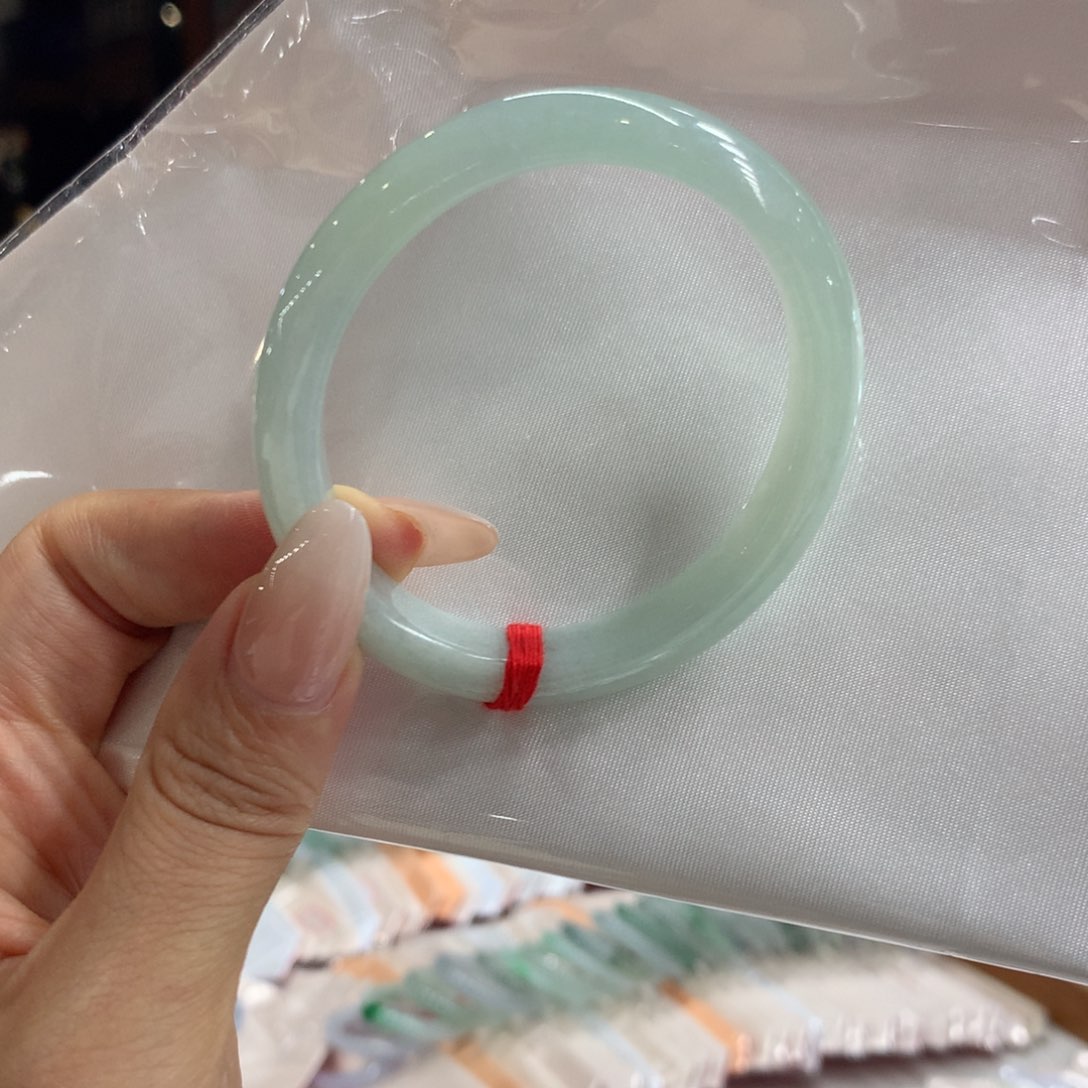 翡翠手镯未镶嵌吴****常买断