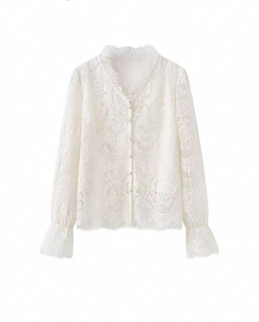 D&Q STUDIO 新款法式镂空刺绣V领上衣 YC6679