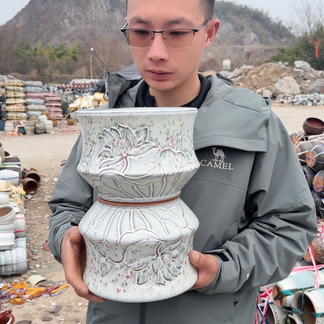 紫砂花盆口20高15（两个荷花拼