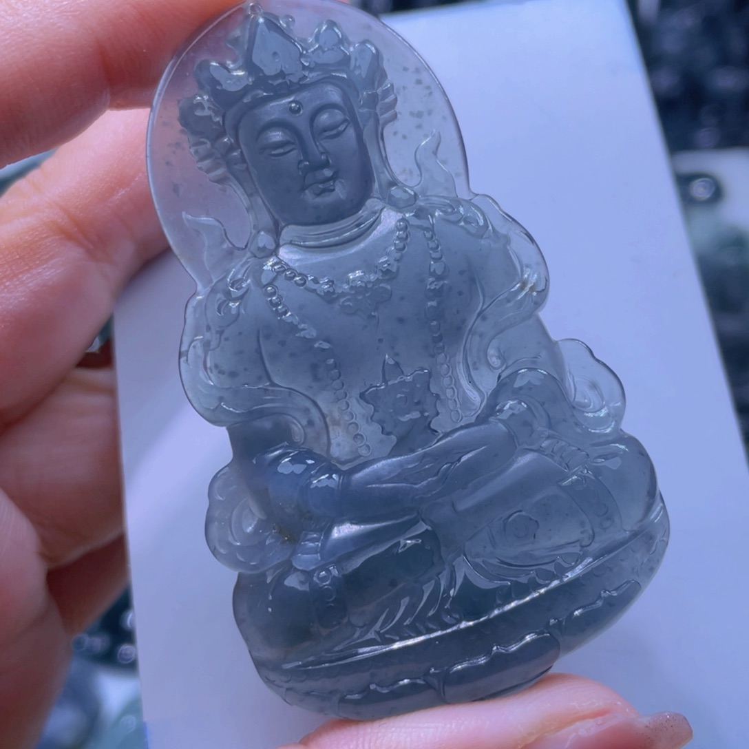 翡翠颈饰未镶嵌观音