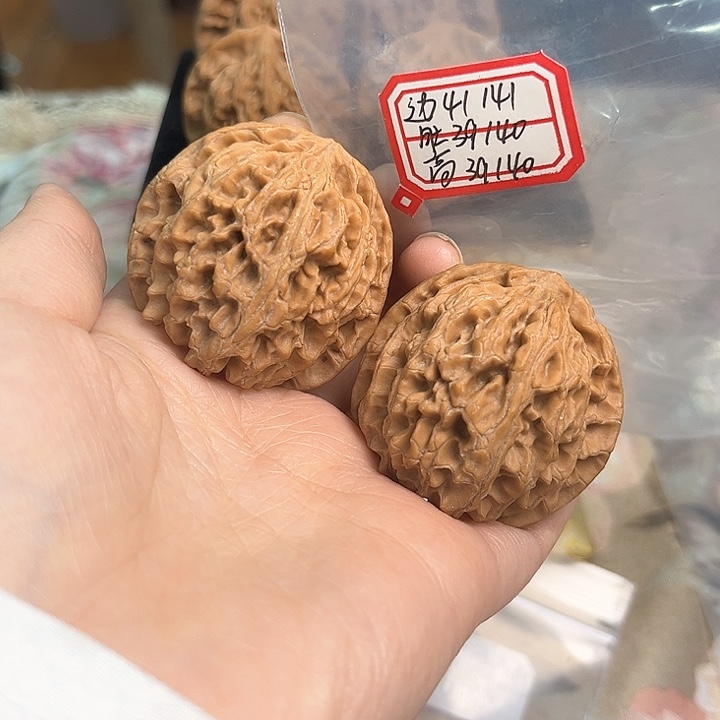 文玩核桃把件苹果园