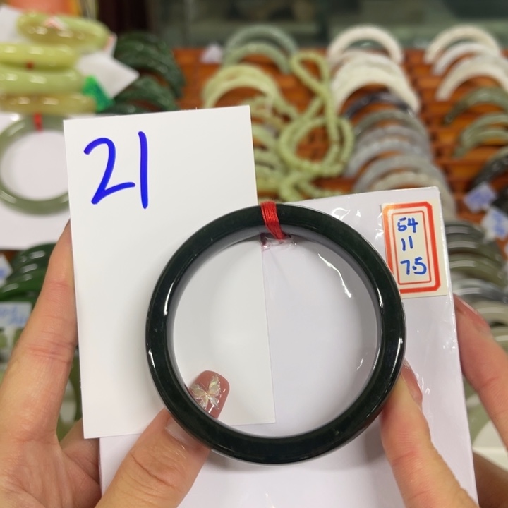 *****和田玉未镶嵌手镯