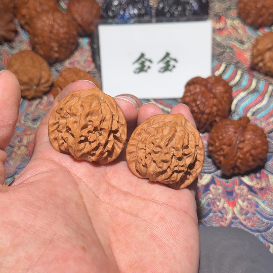 把件文玩核桃2306龙鳞，尺寸37 35 35