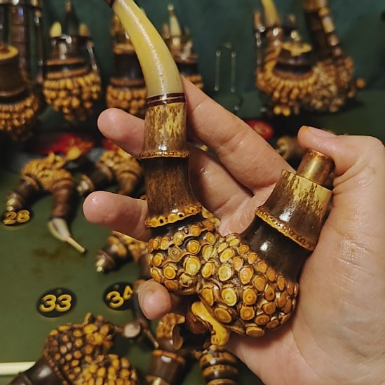 老***王贵州特色竹根烟斗工艺品手把件还是