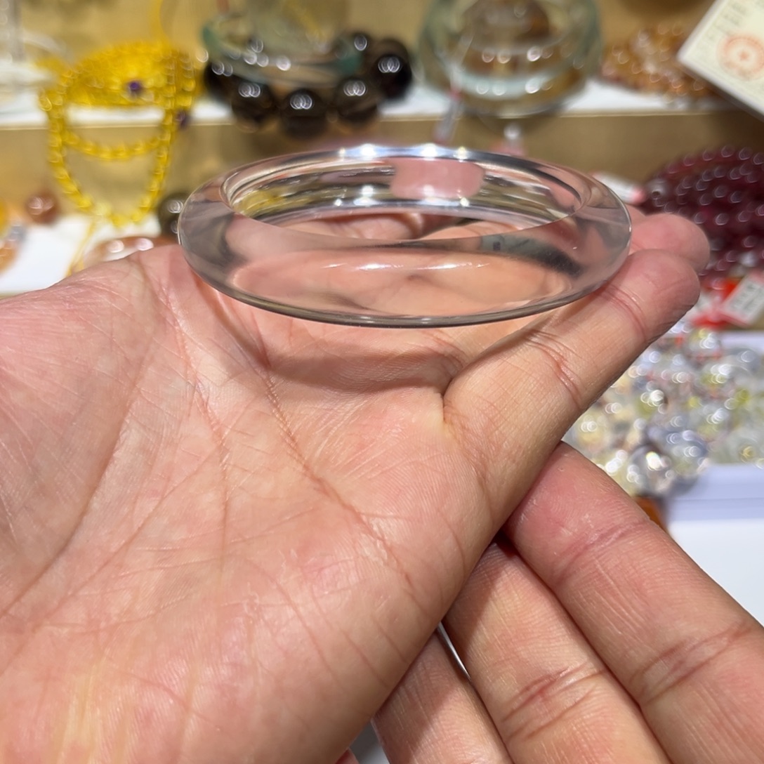 想***言非金属白手镯60圈口