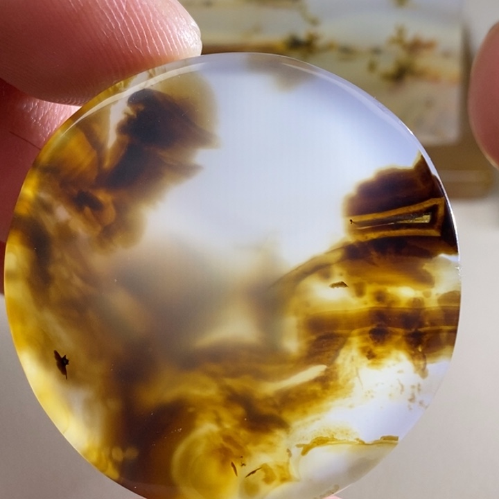 张***9玛瑙/玉髓未镶嵌珠宝奇石