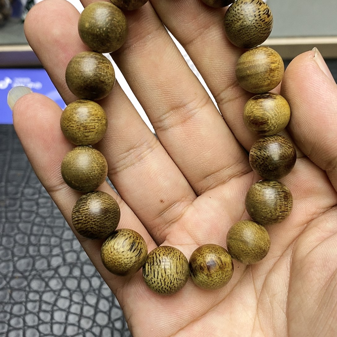 沉香碎屑沉香收藏白旗