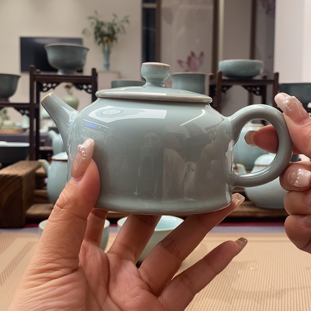 纯手工支钉烧天青色百纳壶