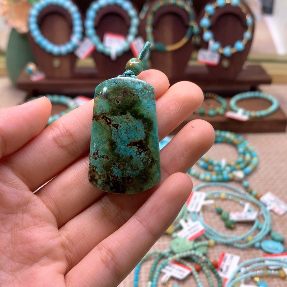 绿松石配饰未镶嵌