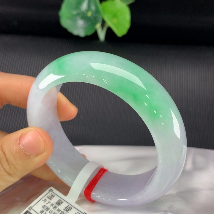 翡翠手镯未镶嵌轮胎56