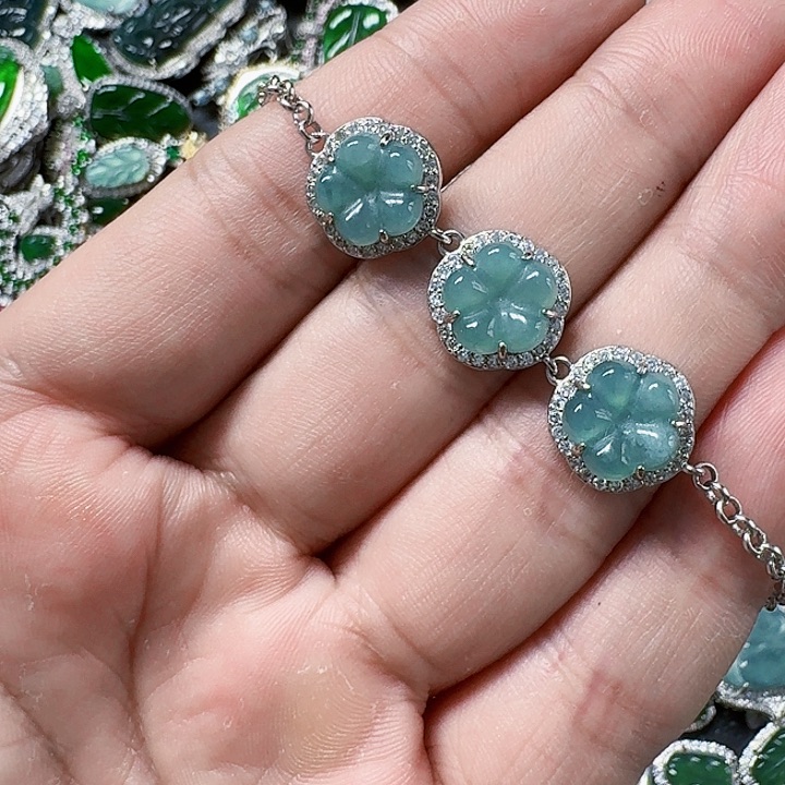 翡翠颈饰未镶嵌天然A货翡翠放漏